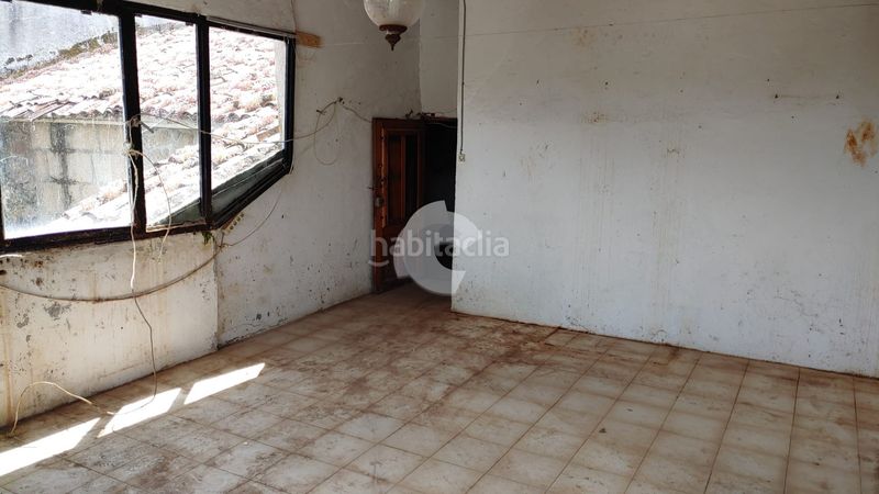 Foto 03957577-ae56-4a63-85e0-99ebd04c28f8. Casa aparellada a Vilamarín