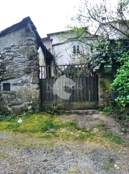 Foto 6a398940-f3a9-4b5d-bdc8-e40ea47029e2. Casa aparellada a Vilamarín