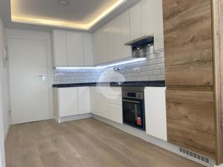 Appartement à Centro. Venta de apartamento reformado cerca del parque de san lázaro. t