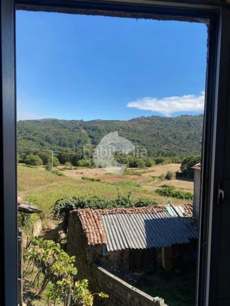 Foto 118f0a1e-04aa-4f81-a633-8f42250f81d8. Casa adossada a Lobios