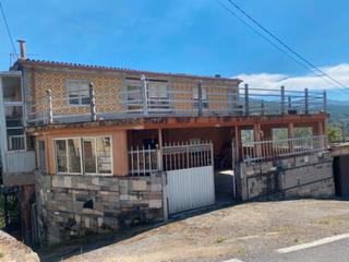 Maison à Lobios. Vivienda unifamiliar aislada en el ayuntamiento de lobios, lugar