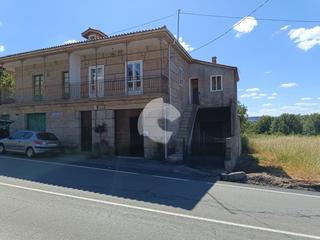 Doppelhaus in Pereiro de Aguiar (O). Casa pareada de piedra para reformar. dos dormitorios, baño , sa