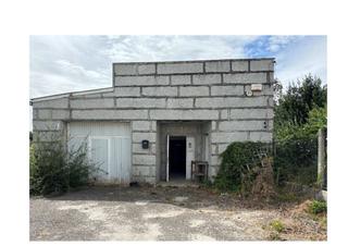 Nau industrial  Riocobo. Nave industrial de 480 m en vilar de barrio, ubicada en una parc