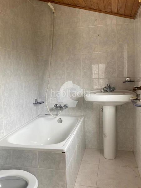 Foto 24a299f6-75b0-4a14-a024-97444c2b0a61. Casa adossada a Lobios