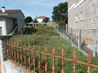 Terreno residencial en Lobios. Finca urbanizable en lobios, superficie de 1800 m2.   infomate p