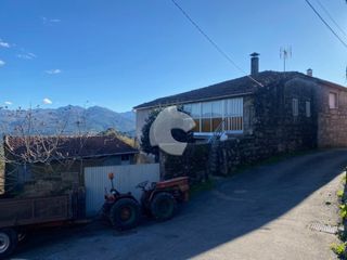 Casa adossada a Entrimo. Vivienda unifamiliar adosada en entrimo feira vella asperelo. di