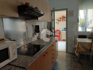 Appartement à Couto. Esta vivienda cuenta con 3 dormitorios, lo que la hace ideal par