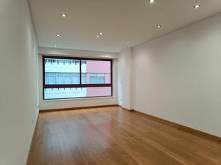 Pis a Casco Viejo. Se vende  alquila piso seminuevo, en zona centro. la vivienda cu