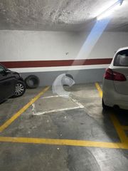 Affitto Posto auto in Centro. Plaza de garaje en alquiler en la plaza de los ramones para coch