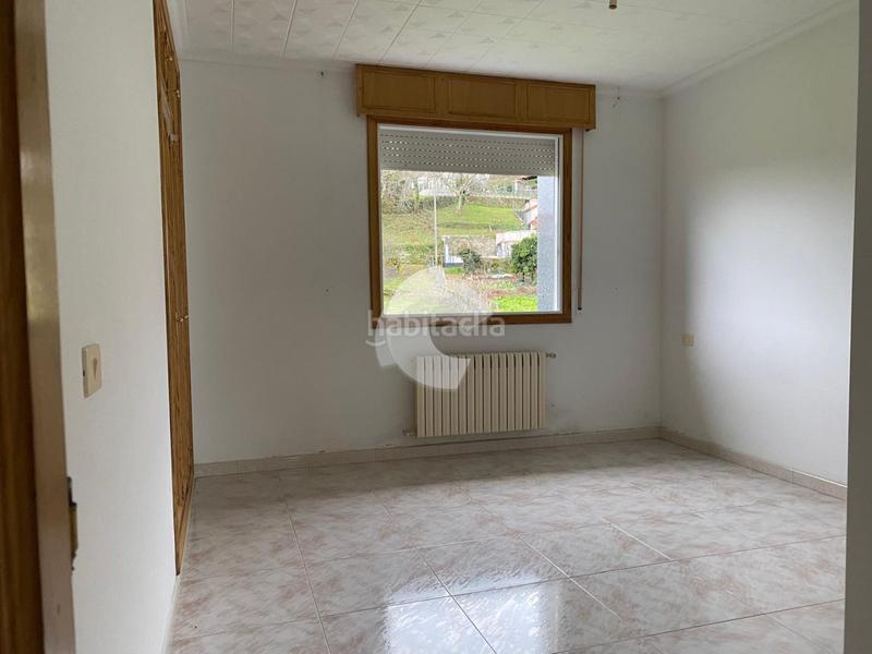 Foto b22755db-e79d-4140-b776-0eca21a5b7d9. Casa in Entrimo