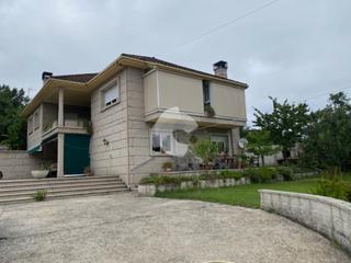 Maison à San Cibrao das Viñas. Vivienda unifamiliar en seixalvo, autobus urbano. finca de 3000m