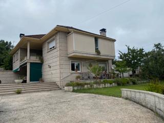 Casa a San Cibrao das Viñas. Vivienda unifamiliar en seixalvo, autobus urbano. finca de 3000m