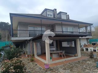 Maison à Leiro. Te presentamos esta propiedad que combina comodidad, espacio y m