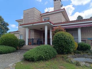 Casa a Pereiro de Aguiar (O). Estupenda vivienda unifamiliar con 2.500m2 de terreno, distribui