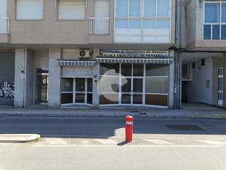 Local Comercial a Posío. Se ofrece en venta o alquiler amplio local comercial de 169 m en