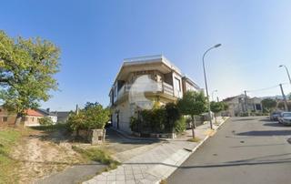 Casa aparellada  Xunqueira espadañedo. Estupenda casa pareada en dos plantas, ubicada en terreno urbano