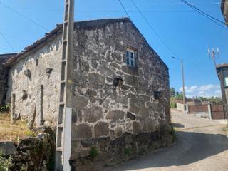 Maison jumelée à Lobios. Vivienda unifamiliar adosada sita en lobios, lugar as quintas, p