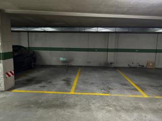 Miete Autoparkplatz in Centro. Se alquila plaza de garaje de 14?m en la céntrica calle curros e