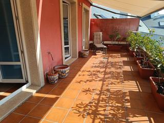 Attique à Centro. Atico duplex en el parque de san lazaro , completamente reformad