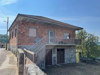 Casa a Lobios. Vivienda unifamiliar en delas, lobios con finca de 1700 m2 . pla