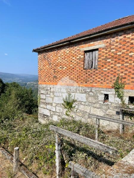 Foto 27403d5f-8368-404e-a75f-f2bea4fd5478. Casa a Lobios