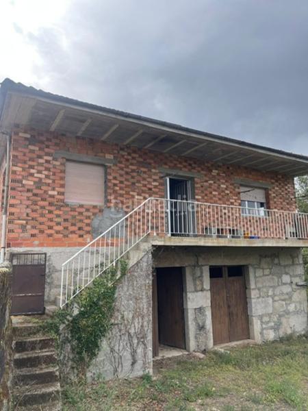 Foto da4a0a7e-6900-484e-8842-1f1c441500c2. Casa vivienda unifamiliar en delas, con finca de 1700 m2 . planta baja reformada para bodega rustica y planta alta pendiente rem en Lobios