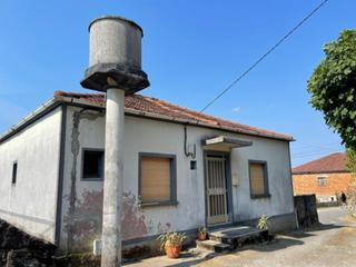 Casa a Lobios. Vivienda unifamiliar en delas, lobios con tres dormitorios , bañ