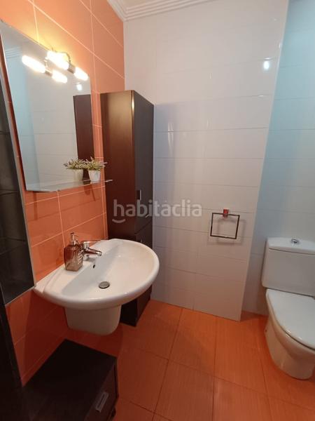 Foto 2f9b5f0b-46ba-4df0-8085-b1e979a1507d. Dúplex magnífica vivienda distribuida en dos plantas en la planta baja cuenta con cocina con balcón y vistas a la ciudad, salón, 1 dormit en San Cibrao das Viñas