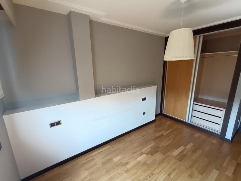 Foto 47b9defa-53bd-4987-8eee-5f140c214d03. Dúplex magnífica vivienda distribuida en dos plantas en la planta baja cuenta con cocina con balcón y vistas a la ciudad, salón, 1 dormit en San Cibrao das Viñas