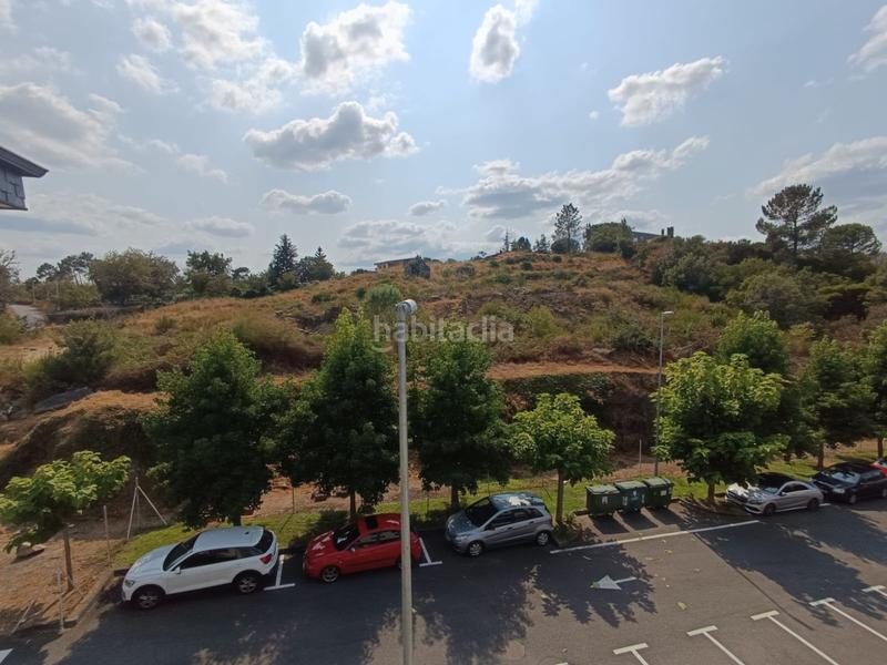 Foto b84a5726-b5c8-46bb-9b11-66f37fe42cd6. Dúplex magnífica vivienda distribuida en dos plantas en la planta baja cuenta con cocina con balcón y vistas a la ciudad, salón, 1 dormit en San Cibrao das Viñas