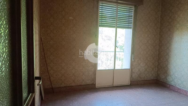 Foto bf68521a-dfdb-4ca6-8612-36596ad15713. Edifici a Barrocanes Ourense