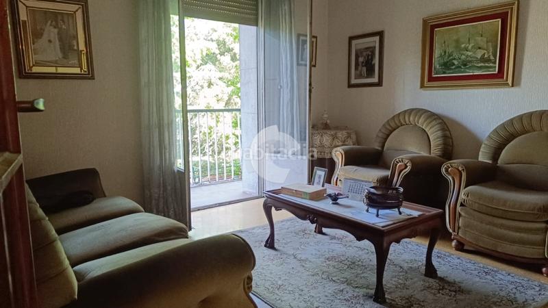 Foto f0f18d9b-ef3d-4717-9b82-e858b421b578. Edifici a Barrocanes Ourense