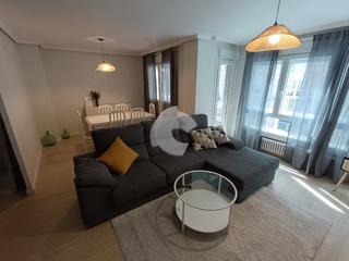 Appartement  Concordia. Piso de 3 dormitorios y 2 baños, amplio y luminoso, que ofrece u