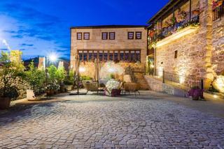 Haus in Cenlle. Descubre esta impresionante casa de turismo rural en la encantad