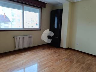 Lloguer Apartament a Centro. Se alquila piso en una excelente ubicación, en pleno centro de l