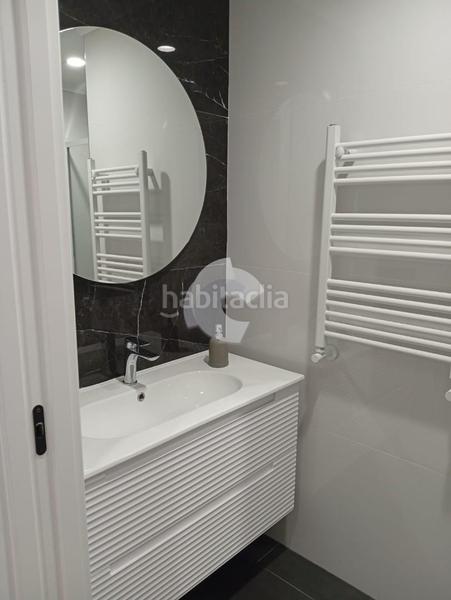 Foto a527230a-914b-48f0-a7e9-31499aa07a34. Alquiler estudio apartamento nuevo amueblado situado en la plaza de las mercedes, 50 m2 distribuidos en un dormitorio amplio con armario, baño comp en Ourense