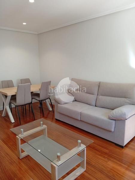 Foto d24af375-b52d-4aee-a346-9d9d8de6e0fc. Alquiler estudio apartamento nuevo amueblado situado en la plaza de las mercedes, 50 m2 distribuidos en un dormitorio amplio con armario, baño comp en Ourense