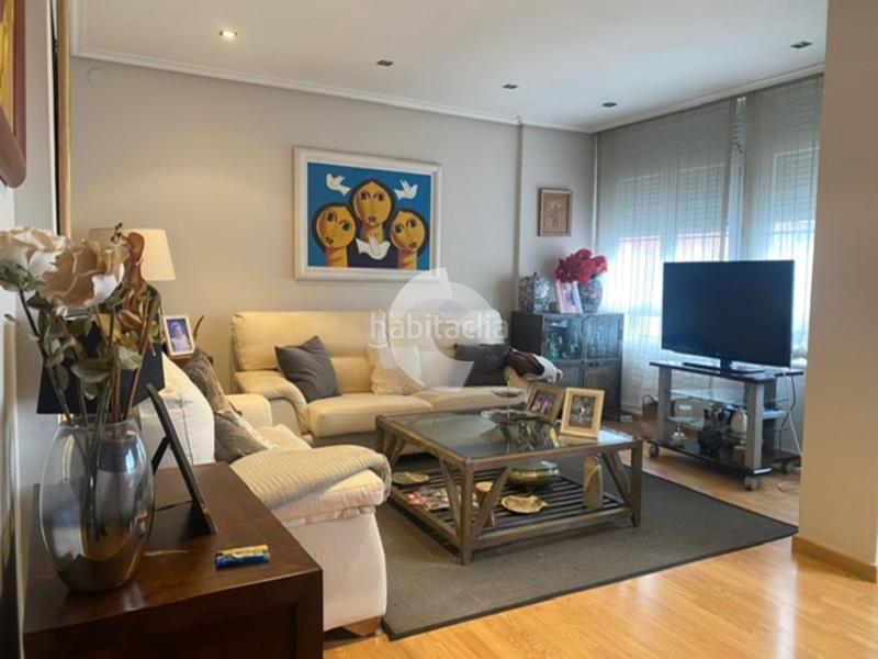 Foto 779a0df0-edfe-42cb-b5de-9838bc4fbe55. Miete etagenwohnung in Centro Ourense