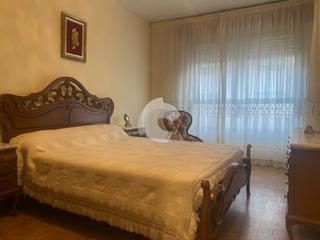 Rent Flat in Centro. Vivienda en la zona centro, rua portocarreiro. distribuido en tr