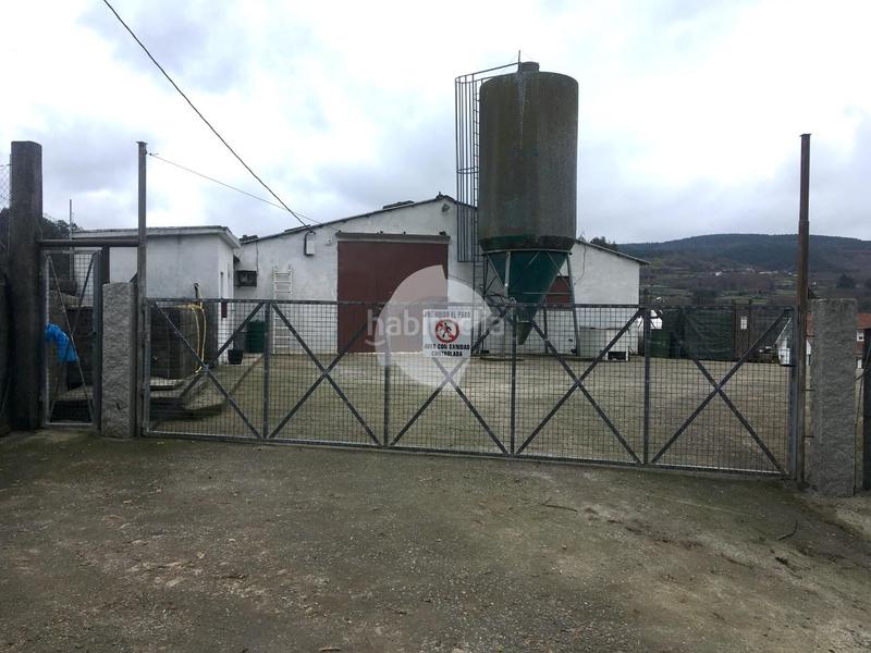 Foto 21ac8720-6bc7-4abb-b567-436787b5267a. Bâtiment à usage industriel dans Lobios