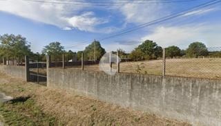 Terreno residencial en Merca (A). Parcela de 4.900 m, totalmente llana y excelentemente ubicada en