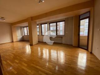 Pis a Centro. Vivienda en juan xxiii de 140 m2 distribuida en gran saloncomedo