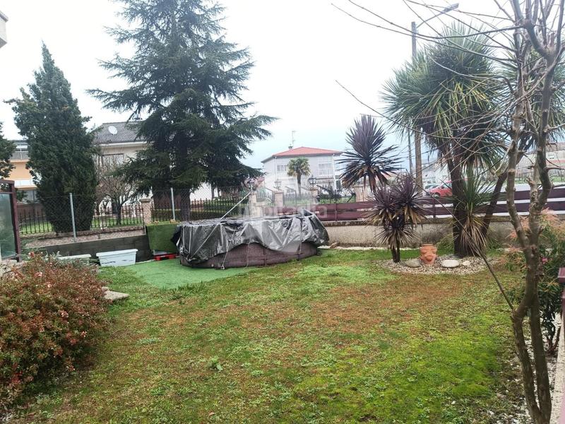 Foto e30f38a1-9c6d-48ed-b9fc-0f602156cf7e. Casa pareada chalet pareado a tan solo 10 minutos de la ciudad, situado en una zona bien comunicada. dispone de un terreno de 100 m, ideal para en San Cibrao das Viñas