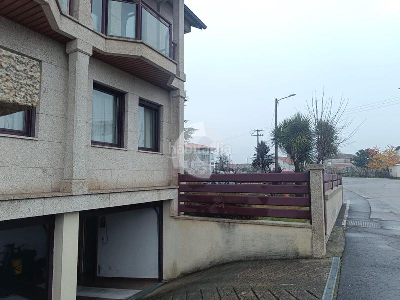 Foto e33b8b2f-7908-4d62-8a3a-75199652fe11. Casa pareada chalet pareado a tan solo 10 minutos de la ciudad, situado en una zona bien comunicada. dispone de un terreno de 100 m, ideal para en San Cibrao das Viñas