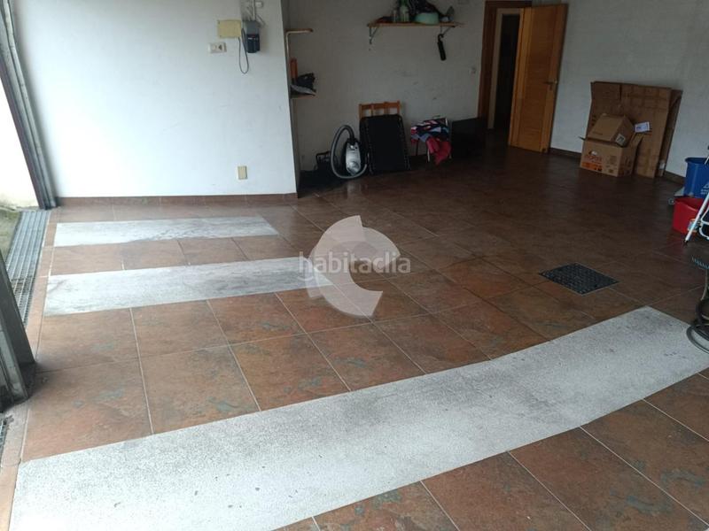 Foto eeb3f7e3-46a9-4356-ab19-f0bb7347fb0b. Casa pareada chalet pareado a tan solo 10 minutos de la ciudad, situado en una zona bien comunicada. dispone de un terreno de 100 m, ideal para en San Cibrao das Viñas