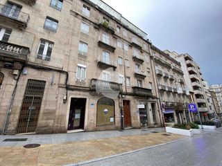 Lloguer Local Comercial a Casco Viejo. Excelente oportunidad de local comercial de 200m2 ubicado en la