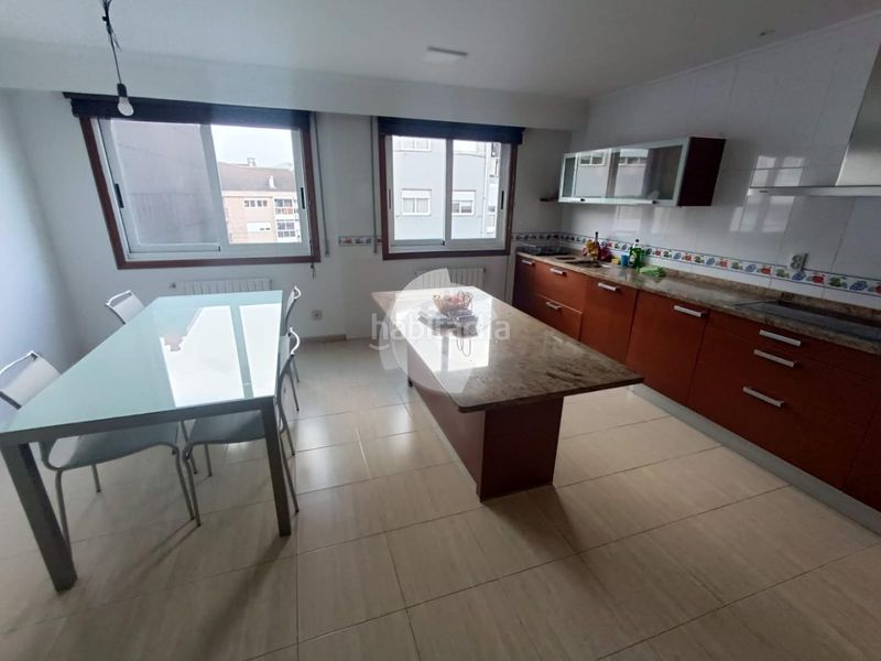 Foto 18a8db06-4235-46c3-870b-63d322fe071e. Alquiler casa adosada magnífico adosado en la zona de o Couto, con 350 m construidos y 50 m de terreno. la vivienda se distribuye en varias plantas y of en Ourense