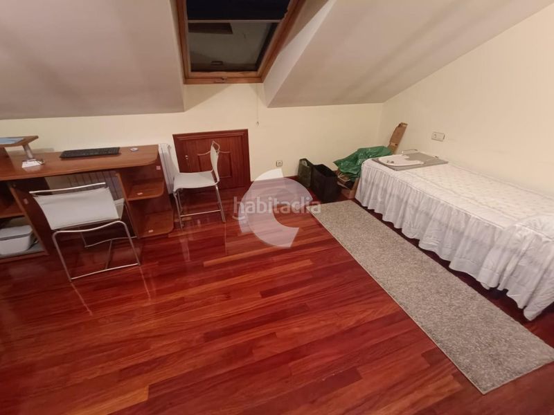 Foto 47171685-6632-44ed-a0a7-fa49a368592e. Alquiler casa adosada magnífico adosado en la zona de o Couto, con 350 m construidos y 50 m de terreno. la vivienda se distribuye en varias plantas y of en Ourense