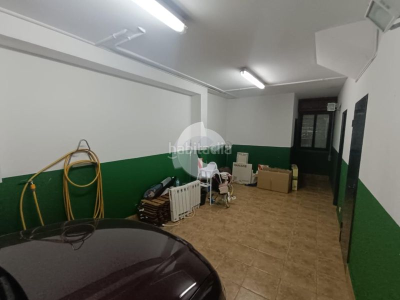 Foto 7277b808-eea0-4c18-a199-67f2217f3586. Alquiler casa adosada magnífico adosado en la zona de o Couto, con 350 m construidos y 50 m de terreno. la vivienda se distribuye en varias plantas y of en Ourense