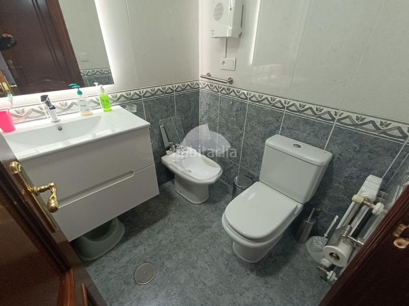 Foto 77c7549e-e27f-465d-baab-74fef269be0e. Alquiler casa adosada magnífico adosado en la zona de o Couto, con 350 m construidos y 50 m de terreno. la vivienda se distribuye en varias plantas y of en Ourense